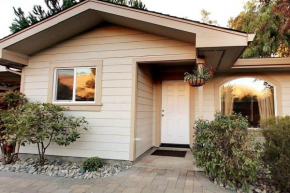 Adorable Fremont Cottage